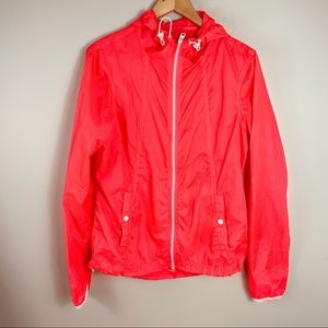 Bench shell wind breaker running jacket.